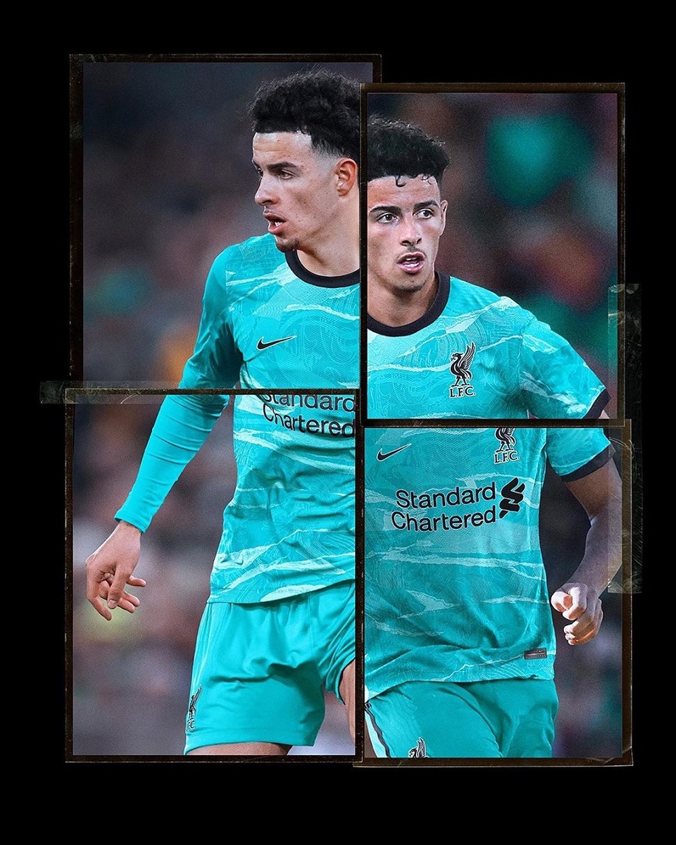 Liverpool voetbalshirts officieel onthuld